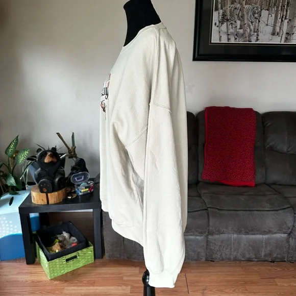 Golden Beautifully Broken Heart Graphic Sweatshirt. PTP 27 - Picture 3 of 8